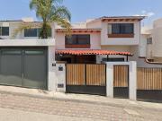 OPORTUNIDAD CASA CON EXCELENTE PRECIO EN SENDA MÁGICA...