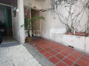 oportunidad casa de 3 pisos para uso mixto