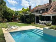 OPORTUNIDAD! Casa de 500mts2 cubiertos/1050mts2 lote en... OPORTUNIDAD! Casa de 500mts2 cubiertos/1050mts2 lote en...