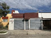 Oportunidad! Casa de un Piso para Remodelar, Jardines...