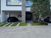 OPORTUNIDAD CASA EN LOMAS DEL MOLINO 1