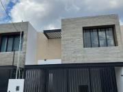 OPORTUNIDAD, CASA EN TEMOZÓN NORTE