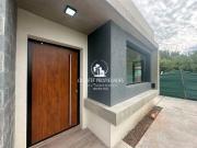 OPORTUNIDAD!.Casa en venta 4 amb. y fondo a verde....