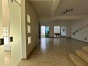 OPORTUNIDAD CASA EN VENTA CON ESTUDIO, JURIQUILLA QUERETARO