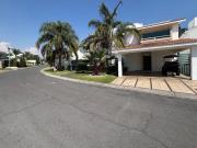 Oportunidad! casa en venta con preciosa alberca, cascada...