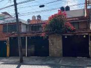 Oportunidad! Casa en venta en Lomas de Tarango!
