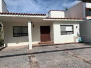 OPORTUNIDAD CASA EN VENTA EN PRIVADA JURICA CERCA DE LA... OPORTUNIDAD CASA EN VENTA EN PRIVADA JURICA CERCA DE LA...