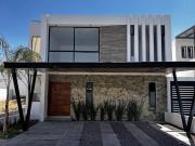 Oportunidad: Casa Nueva en Grand Juriquilla con 3...