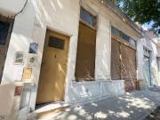 Oportunidad! Casa o terreno, uso del suelo A2