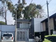 ¡Oportunidad! Casa recién remodelada a 3 calles de...