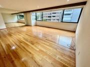 OPORTUNIDAD! CON VENTANAL TIPO BALCÓN, REMODELADO Y...