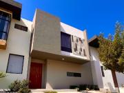 Oportunidad! De $3,621,000 a $3,000,000 Casa de hermoso...