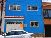 OPORTUNIDAD DE INVERSION, CASA CON 3 DEPARTAMENTOS EN LA...