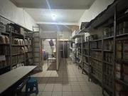 Casa en Venta en Esquina con Locales Comerciales a Pie...