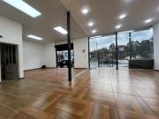 Oportunidad De Renta Local Esquinero Primero de Mayo Cuenca