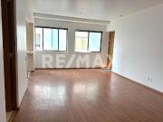 Oportunidad: Departamento en Eje Central, con Balcón y 2...