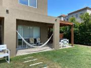 Oportunidad en Barrio Barbarita | Casa Moderna con Piscina