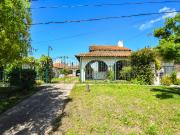 Oportunidad En Block Casa + 2 departamentos Los Pinares