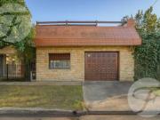 Oportunidad en Ituzaingó: Casa 3 Ambientes con Potencial...
