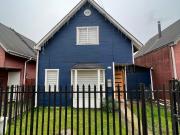 ¡Oportunidad en Valdivia! Casa Independiente de 2 Pisos...