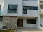 OPORTUNIDAD EN VENTA CASA LOS ALMENDROS RESIDENCIAL,...