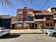 Oportunidad en Villa Gral. Mitre: Tríplex con Terraza y...