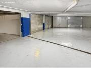 ¡OPORTUNIDAD! Garaje cabinado con capacidad para 3...