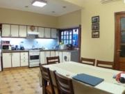 OPORTUNIDAD! HERMOSA CASA EN CASTELAR CENTRO 4... OPORTUNIDAD! HERMOSA CASA EN CASTELAR CENTRO 4...