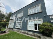 Oportunidad linda casa para remodelar con jardín en las...