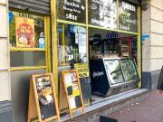 ¡Oportunidad! Local de 100m² con Patio en Av. Caseros...