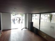 VENDO LOCAL VITRINA EXTERIOR SOBRE LA 7MA CENTRO...