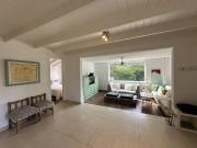 OPORTUNIDAD ! MODERNA CASA EN ESQUINA A METROS DEL... OPORTUNIDAD ! MODERNA CASA EN ESQUINA A METROS DEL...