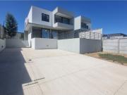 OPORTUNIDAD: Moderna Casa en PINARES DE MONTEMAR