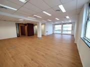 Oportunidad Oficina en Paseo Colon al 200