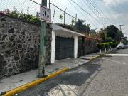 OPORTUNIDAD PARA ACTUALIZAR CASA UN NIVEL EN CONDOMINIO...