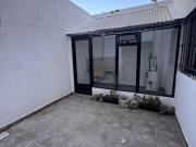 Oportunidad: PH al frente con 2 dormitorios y patio en...