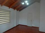 OPORTUNIDAD POR VISJE VENFO CASA 4 DORMITOTIOS SECTOR...