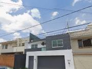 CASA EN VENTA EN CALLE VICTORIA 1567: MAJESTUOSIDAD,...