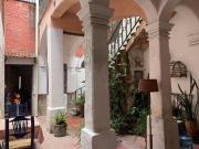 OPORTUNIDAD! Propiedad con uso de suelo mixto a precio...