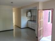 ¡Oportunidad! Se vende departamento en PB en complejo...