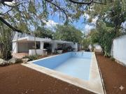 Oportunidad sobre calle comercial a una cuadra de la...