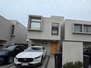 OPORTUNIDAD TOWNHOUSE 3 hab 4 baños