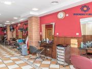 Oportunidad traspaso Salón peluquería y estética junto a...
