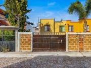 ¡Oportunidad Única! Casa Accesible de 2 Pisos Cerca del...