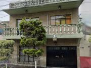 ¡Oportunidad ÚNICA! Casa amplia a 3 min del Metro Aragón