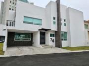 OPORTUNIDAD ÚNICA: CASA EN ESQUINA EN ZONA PRIVILEGIADA