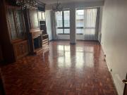 ¡Oportunidad única en el corazón de Vigo! Amplio piso de...