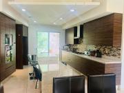 ¡Oportunidad Única en Fraccionamiento La Rioja! Hermosa...