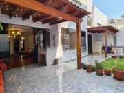 Oportunidad Única en La Molina: Casa + Permisos Comerciales