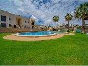 ¡Oportunidad única en Villamartín! Adosado en esquina...